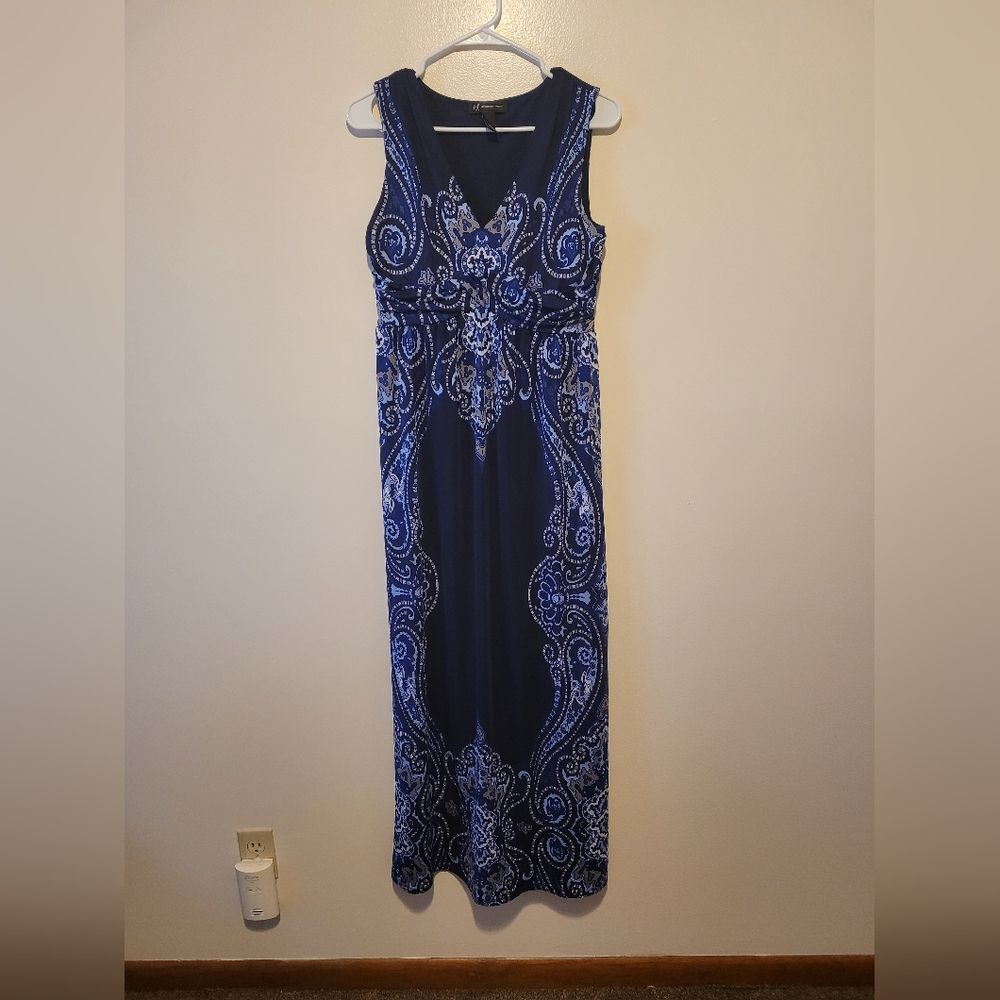 Blue Maxi‎ Sheath Dress with V-neck Sleeveless Design